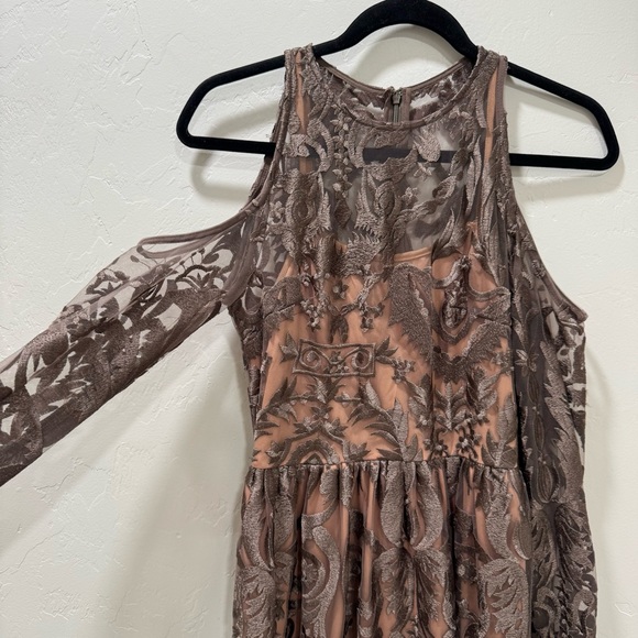 True Decadence Women's 6 Maxi Formal Dress Brown Wedding Cold Shoulder - Picture 7 of 14